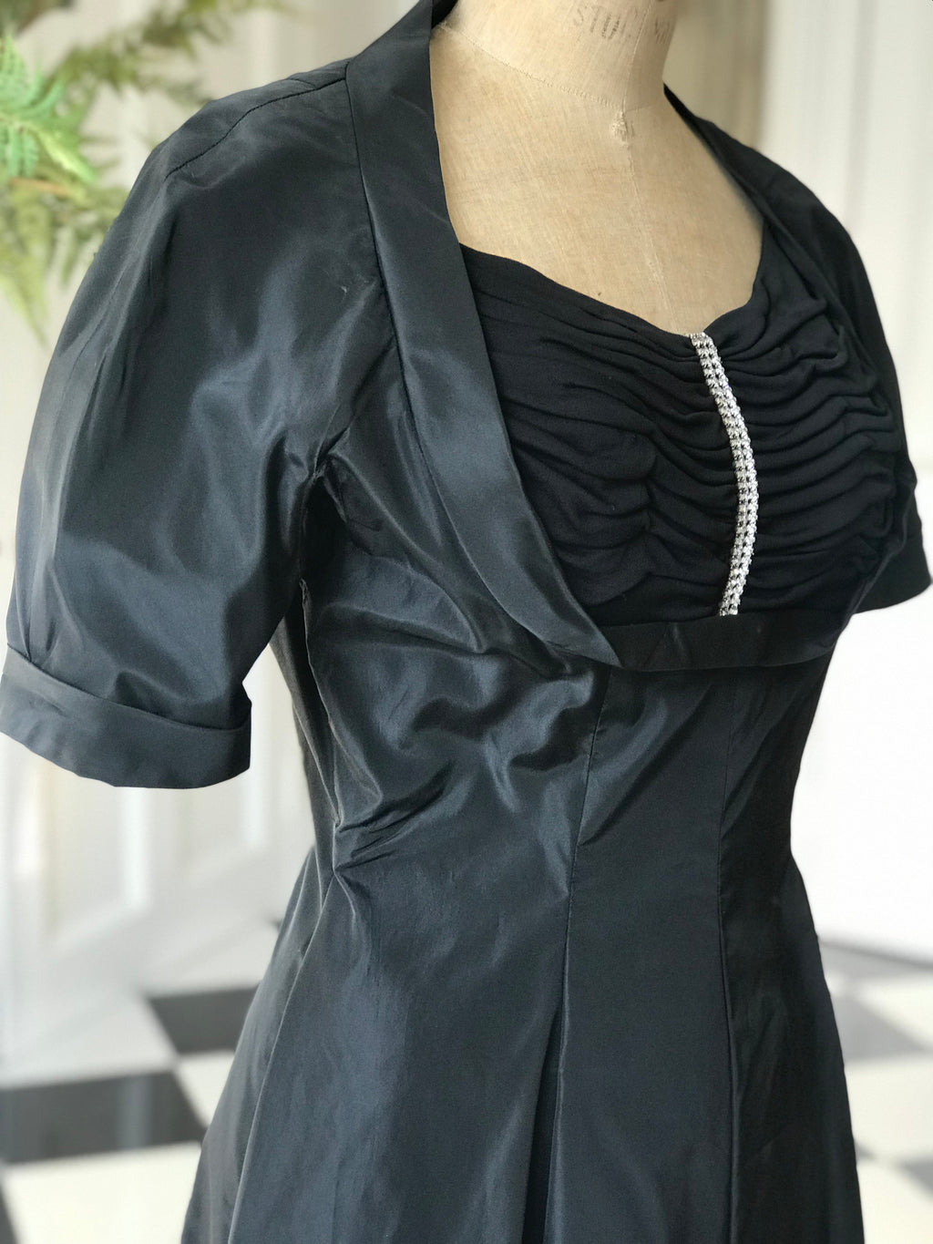1950s Black Taffeta Cocktail Dress – Reich Original, Full Circle Skirt, Hollywood Regency Style
