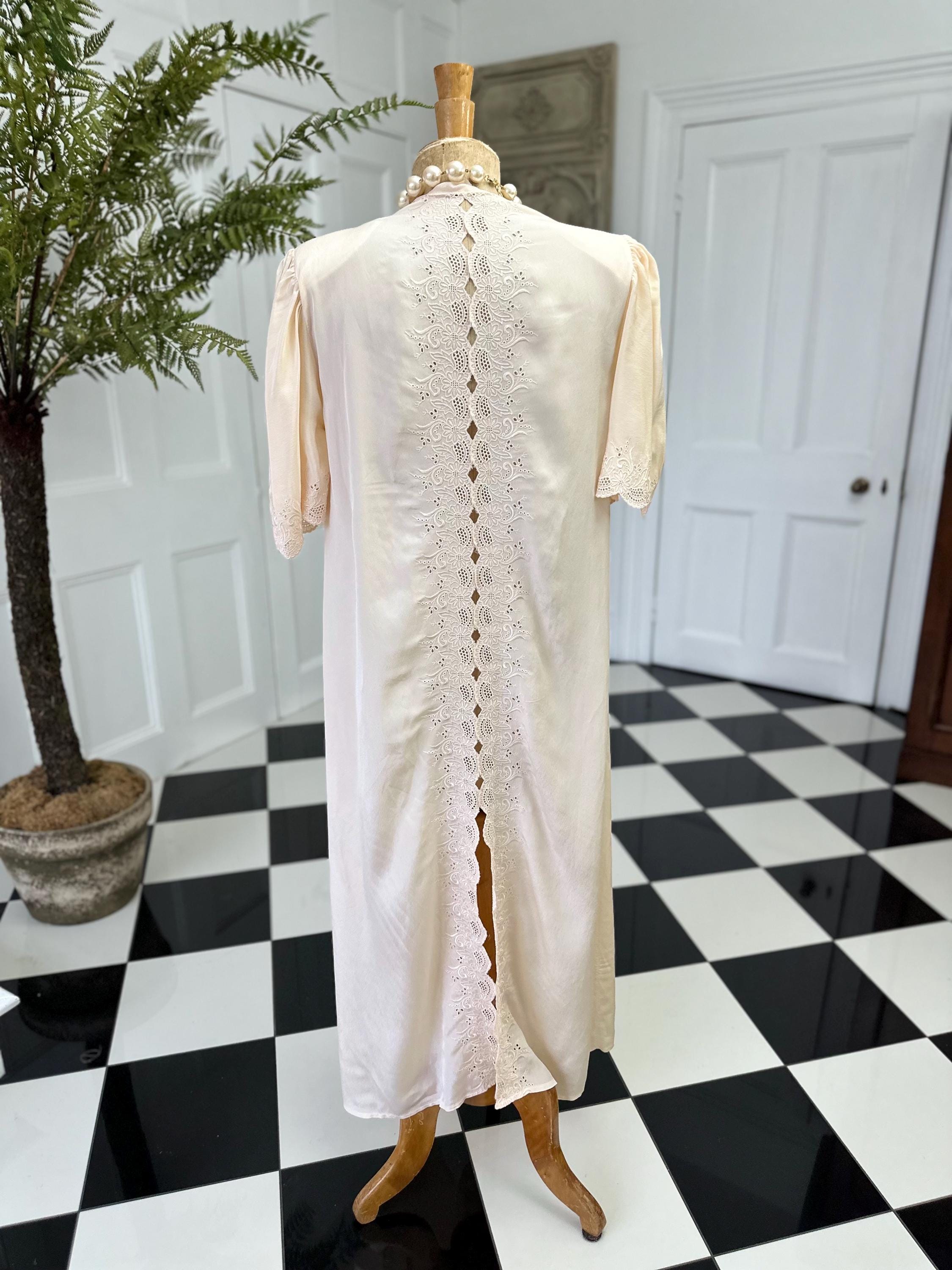 Vintage 1970 Peach Gown robe  Elegant Embroidery Sultry Details