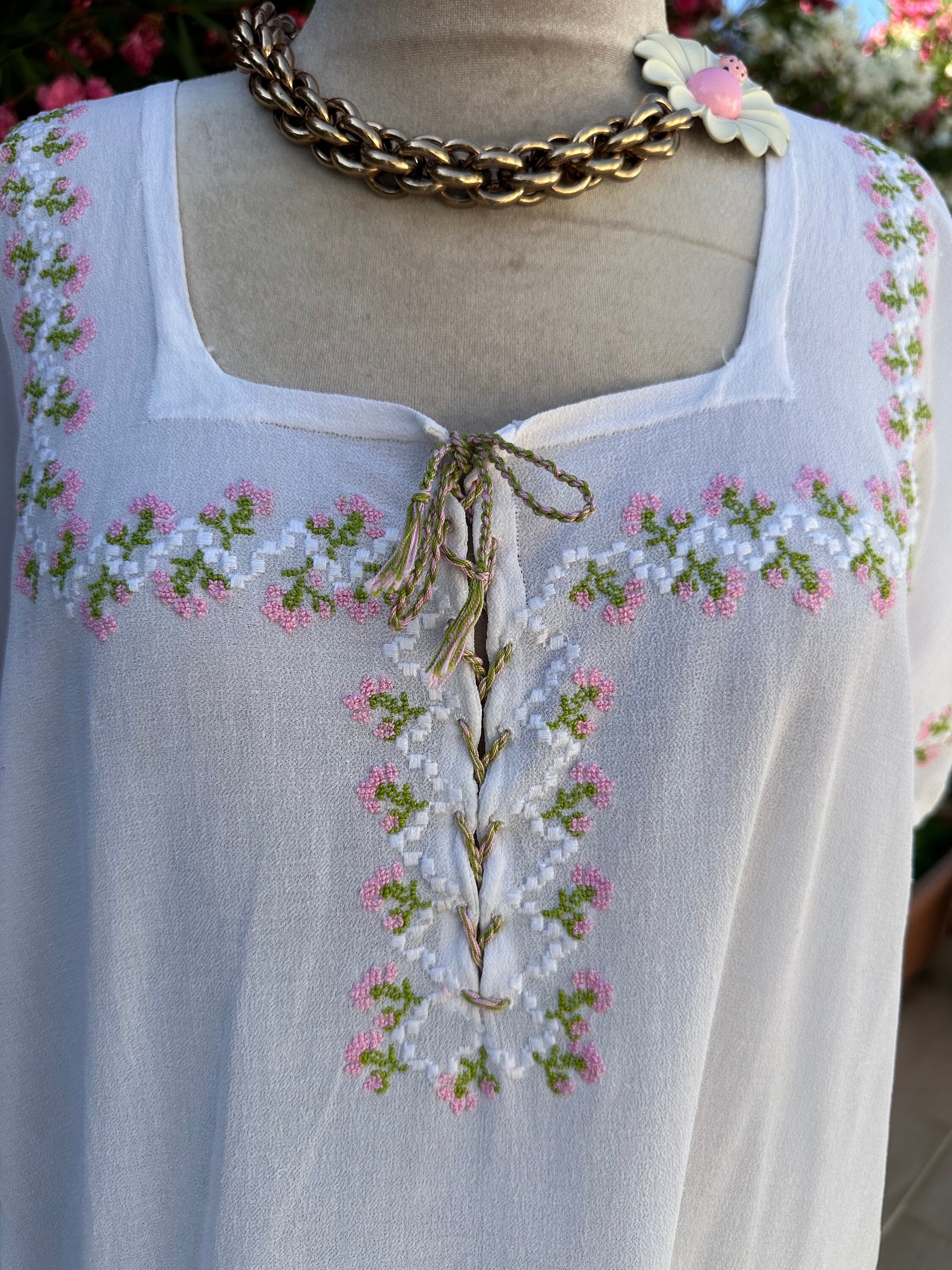 1940 white georgette hand embroidery long smock dress
