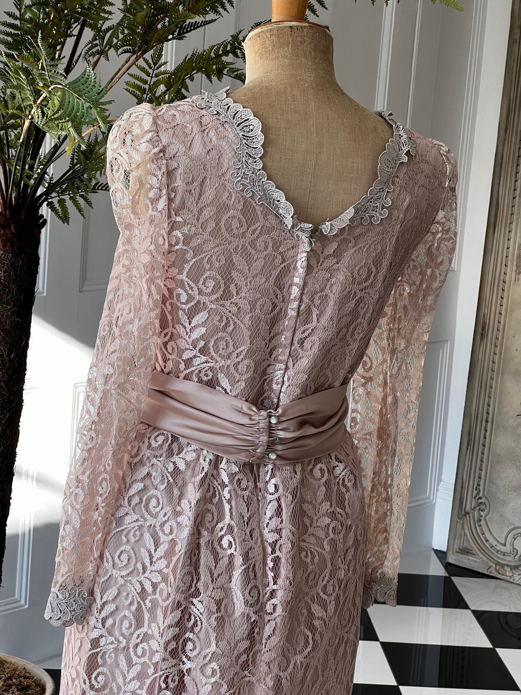 1980s mauve lace  evening dress