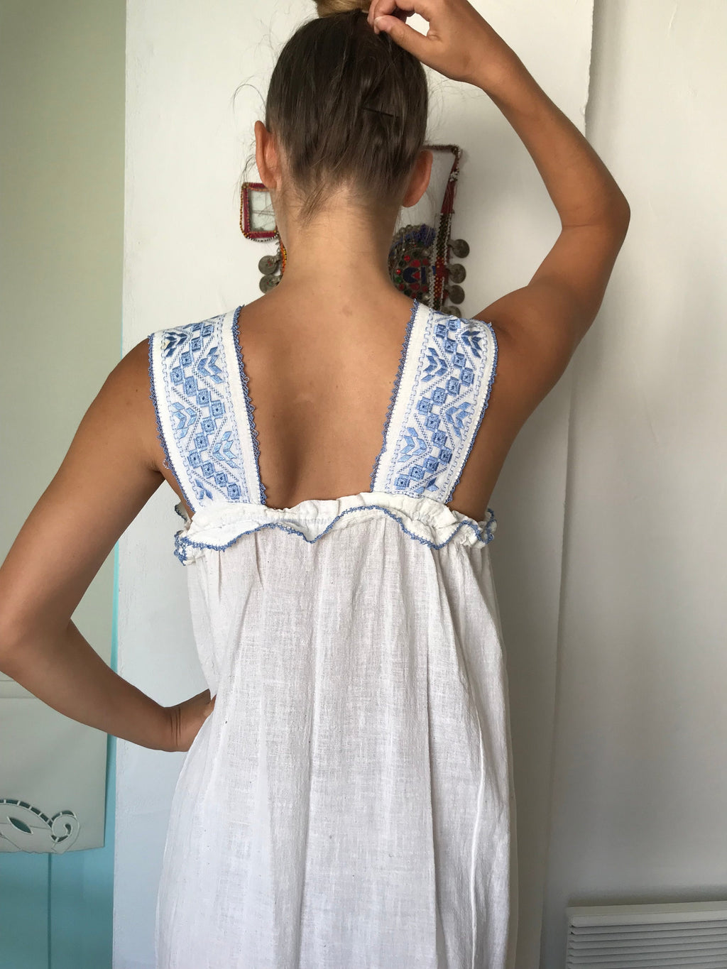 Vintage 1940s dress in hand loomed cotton with hand embroidery smock summer