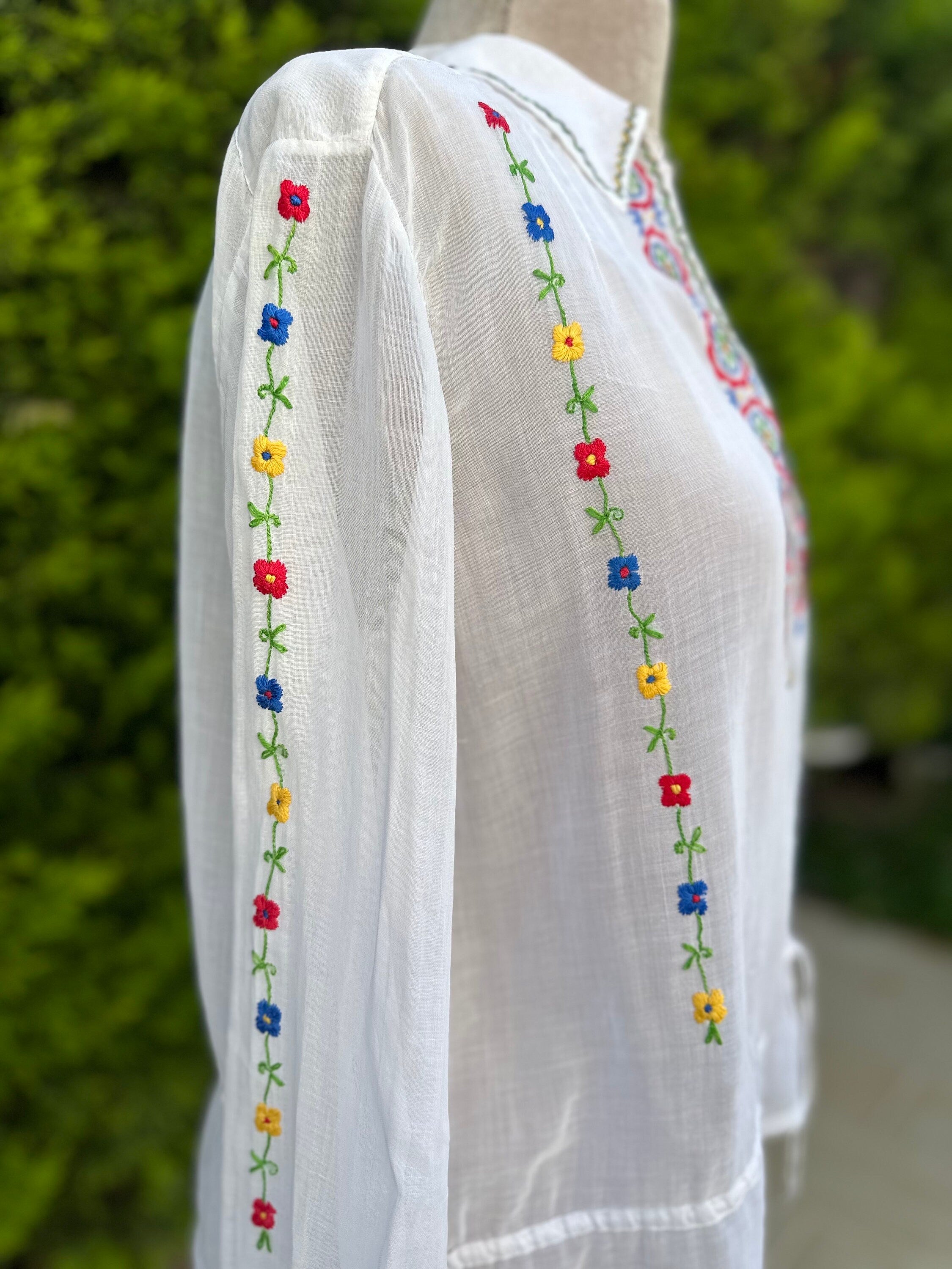 1930s fine white muslin hand embroidered long sleeve blouse