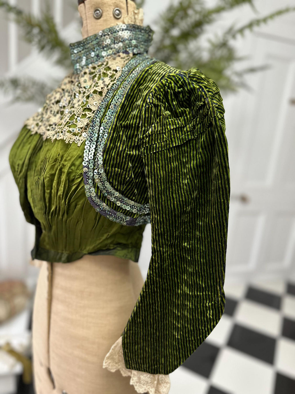 Antique Green Silk Velvet Bodice - 1890s Lace High Collar