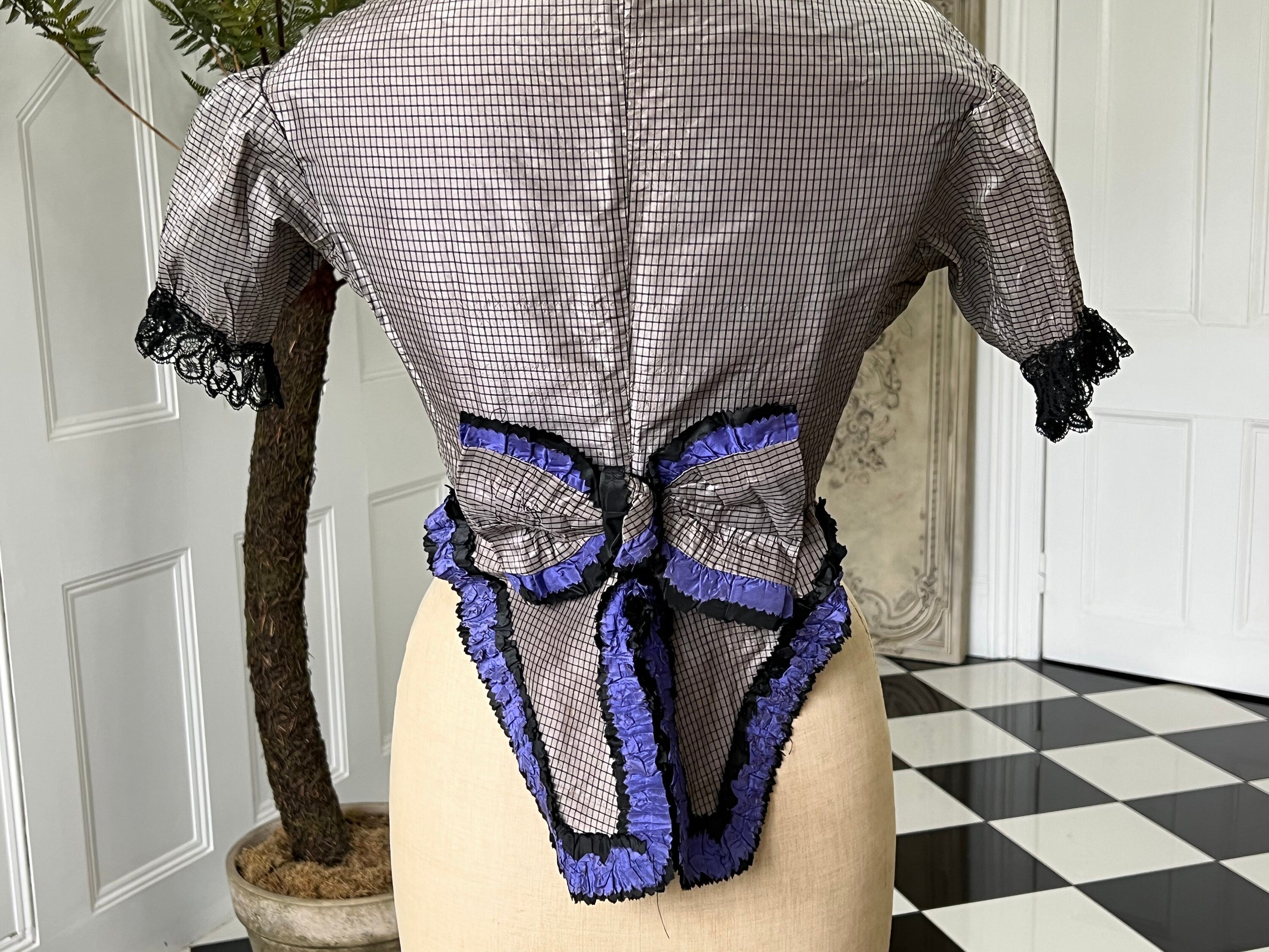 1830s 40s Regency period silk bodice with a large bow on the back