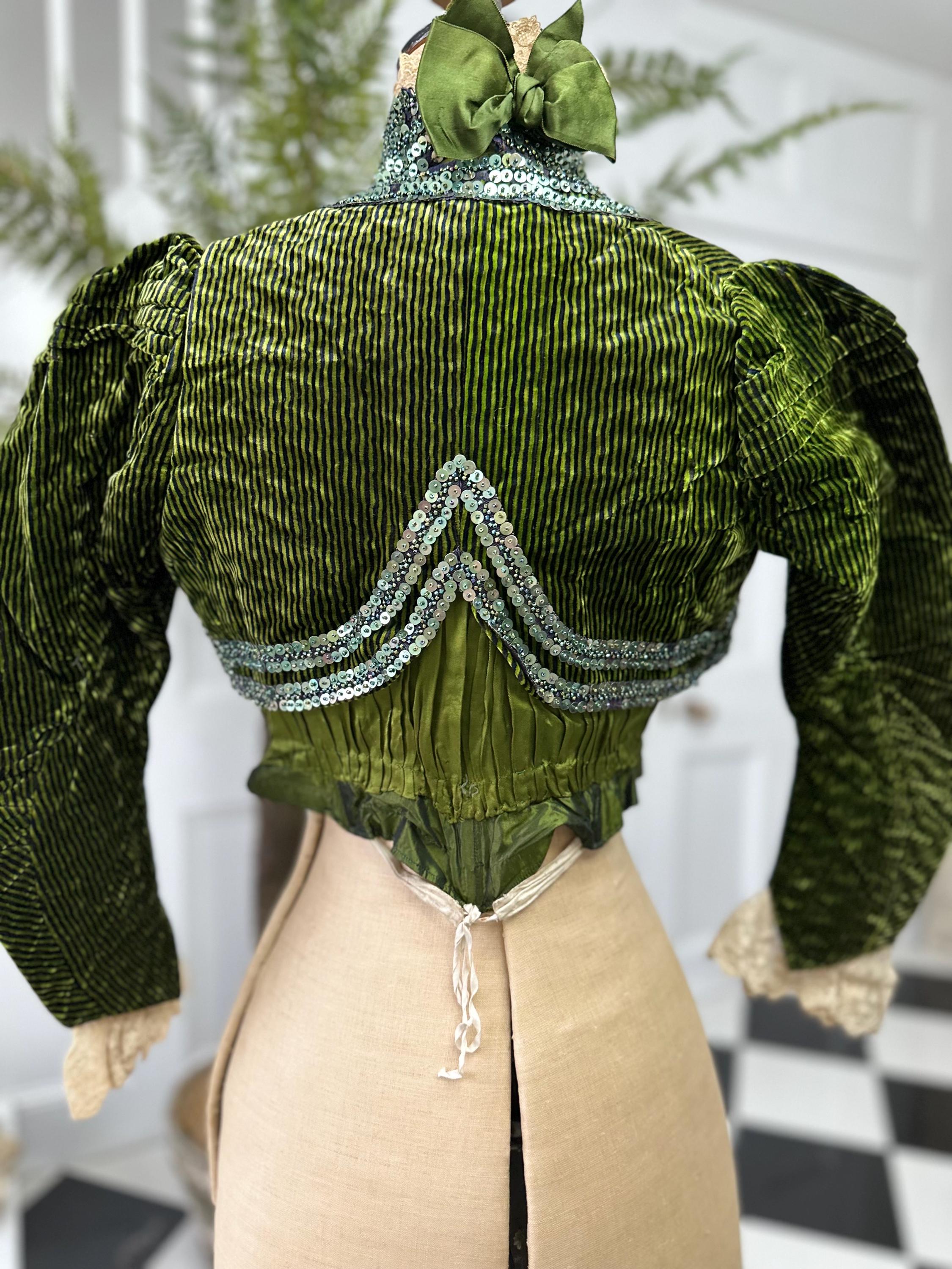 Antique Green Silk Velvet Bodice - 1890s Lace High Collar
